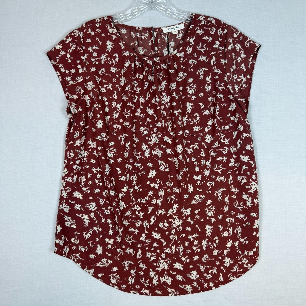 Monday Fun Blouse Red Floral Keyhole Back Womens Medium